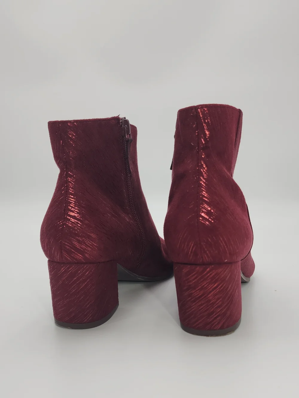 Violet & Red Dahlia Burgundy Suede Textured Metallic Block Heel Boots Size 7.5